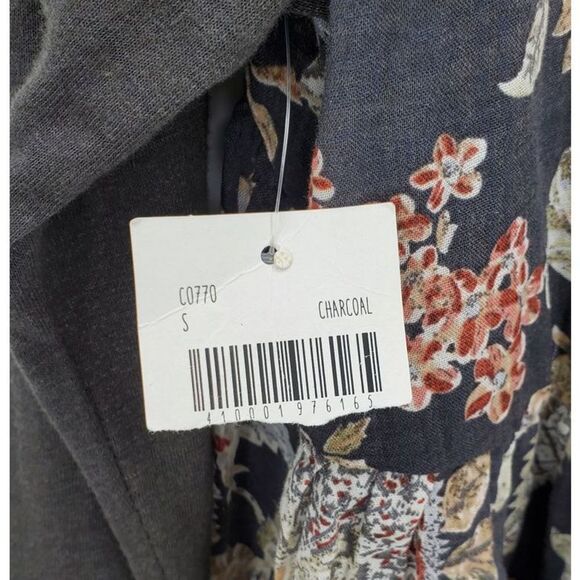 ALTAR'D STATE womens S hi lo charcoal and floral blouse top - Picture 5 of 5